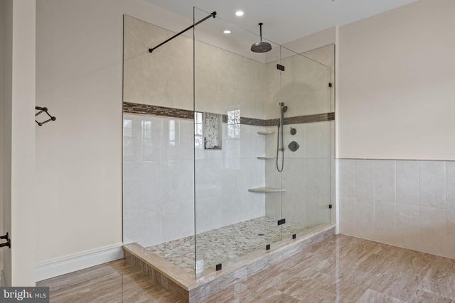 274 PINEVILLE RD, Newtown, PA 18940