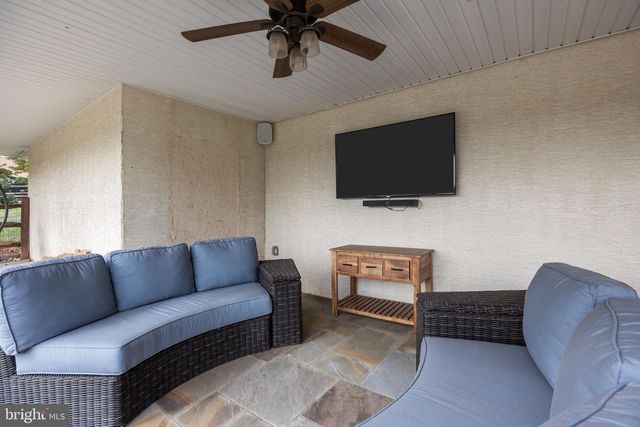 274 PINEVILLE RD, Newtown, PA 18940