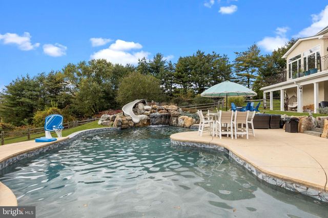 274 PINEVILLE RD, Newtown, PA 18940