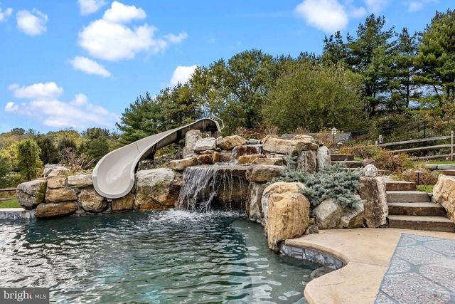 274 PINEVILLE RD, Newtown, PA 18940