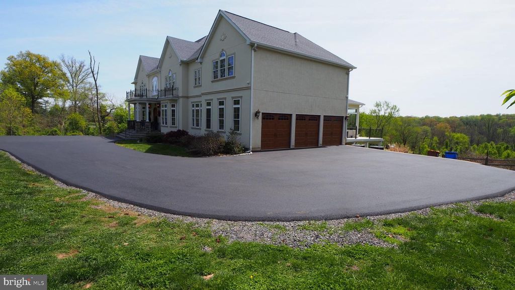 274 PINEVILLE RD, Newtown, PA 18940