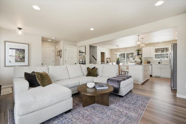 318 Milky Way, Madison, WI 53718