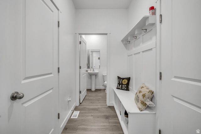 8748 W MINERAL GROVE DR, Magna, UT 84044