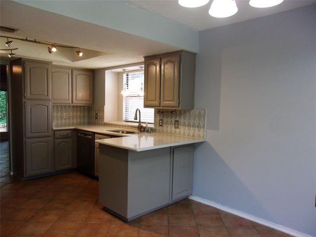 4200 Rye Glen Drive, Arlington, TX 76017