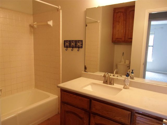 4200 Rye Glen Drive, Arlington, TX 76017
