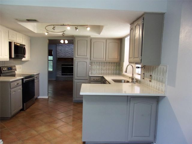 4200 Rye Glen Drive, Arlington, TX 76017