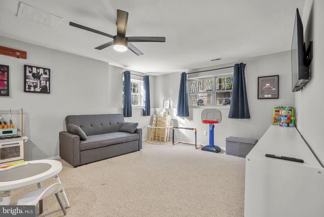 14 STANGER CT, Clayton, NJ 08312