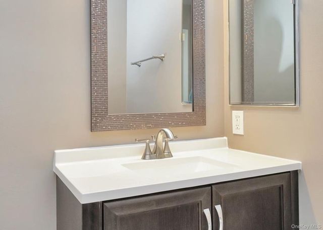 277 Vista Drive, Jericho, NY 11753