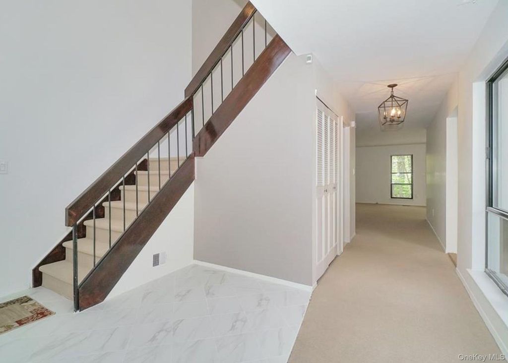 277 Vista Drive, Jericho, NY 11753