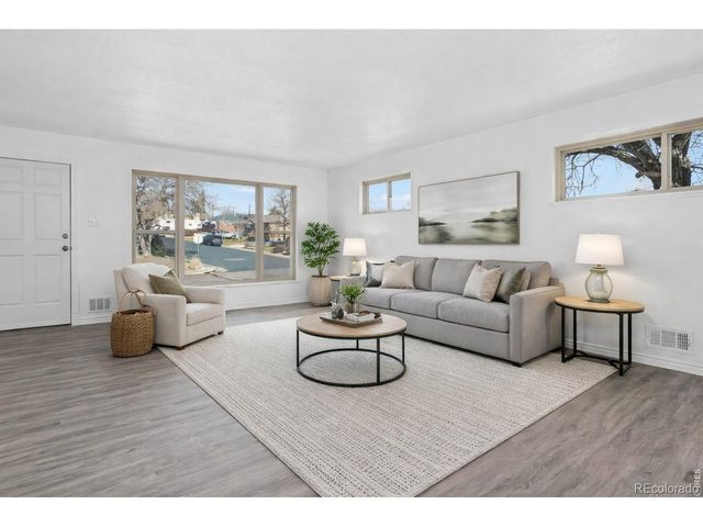 1502 E 110th Pl, Northglenn, CO 80233