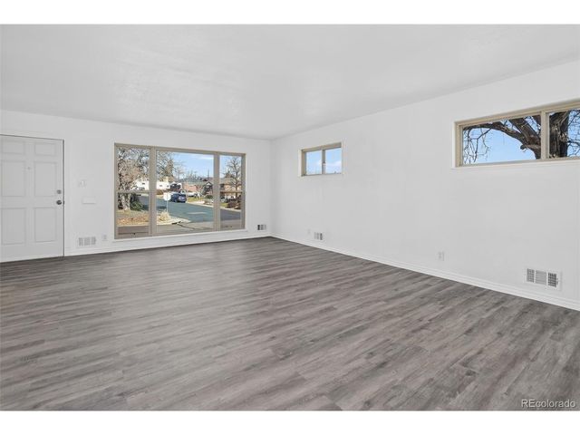1502 E 110th Pl, Northglenn, CO 80233