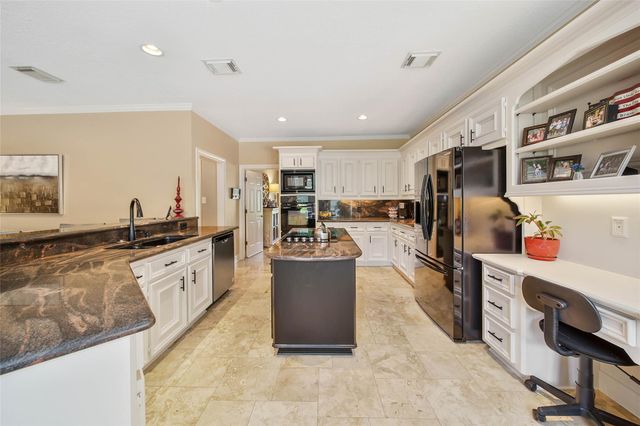 1702 Seven Maples Drive, Kingwood, TX 77345