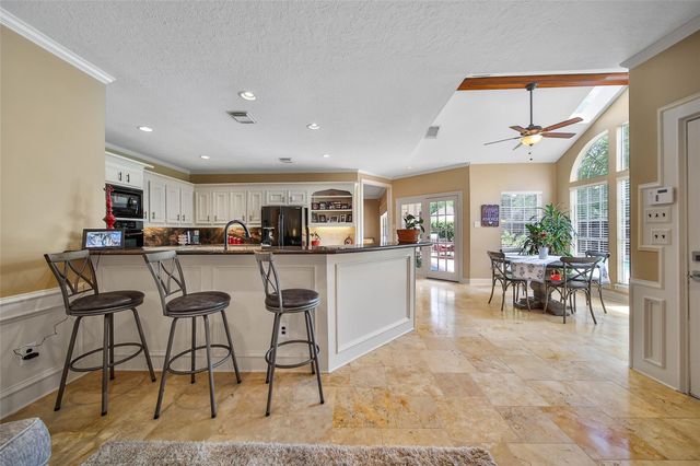 1702 Seven Maples Drive, Kingwood, TX 77345