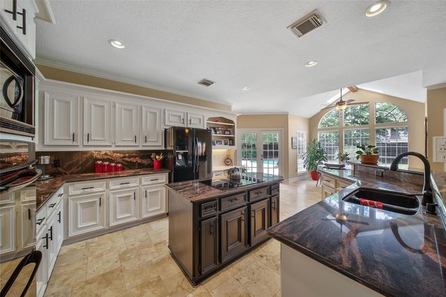 1702 Seven Maples Drive, Kingwood, TX 77345