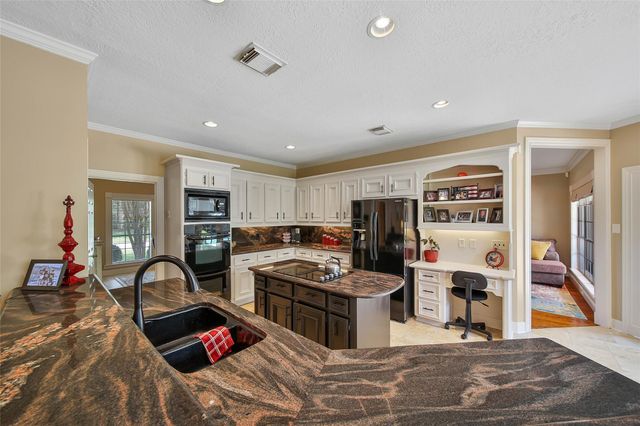 1702 Seven Maples Drive, Kingwood, TX 77345