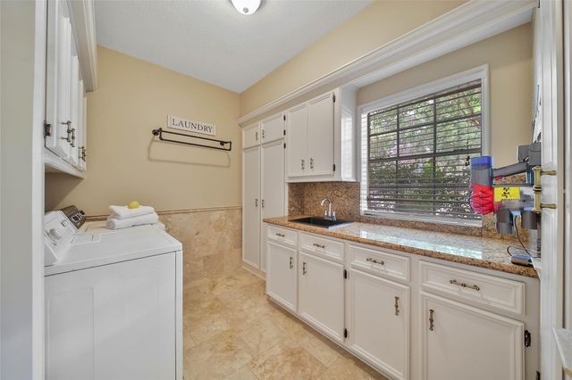 1702 Seven Maples Drive, Kingwood, TX 77345