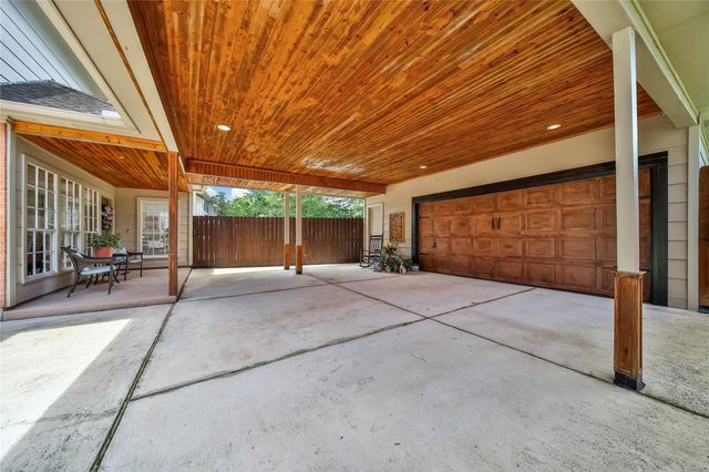 1702 Seven Maples Drive, Kingwood, TX 77345