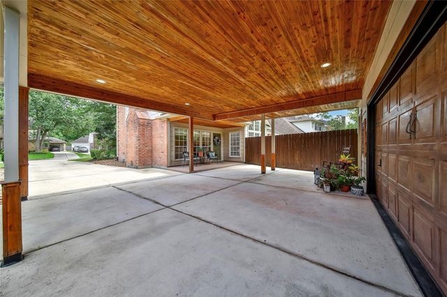 1702 Seven Maples Drive, Kingwood, TX 77345