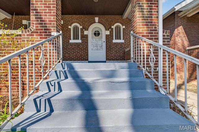 4437 S 37th Street, St Louis, MO 63116