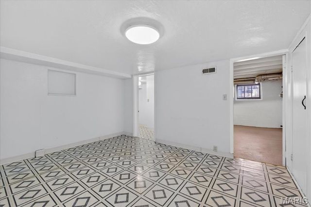 4437 S 37th Street, St Louis, MO 63116