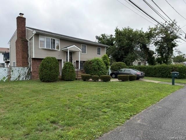 89 Lincoln Avenue, Deer Park, NY 11729