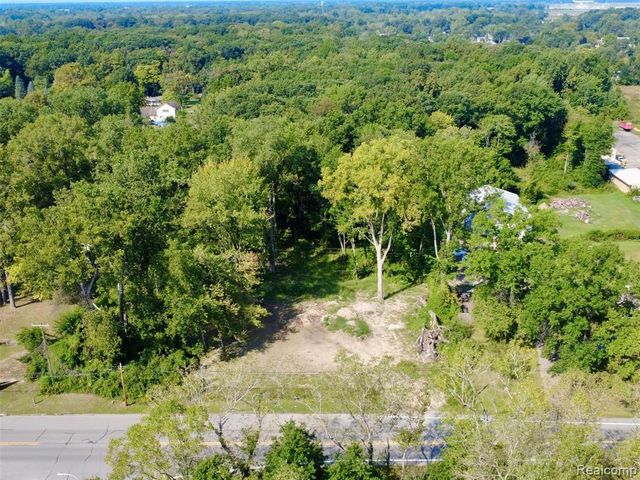 16068 Middlebelt Road, Romulus, MI 48174