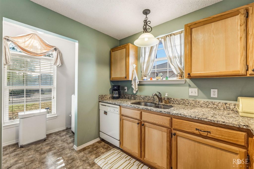 Image 13 of property listing at 1203 Wallace Lane, San Angelo, TX 76905