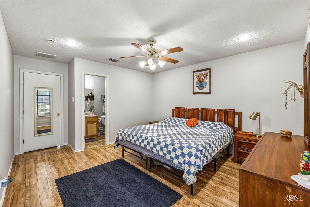 Image 16 of property listing at 1203 Wallace Lane, San Angelo, TX 76905