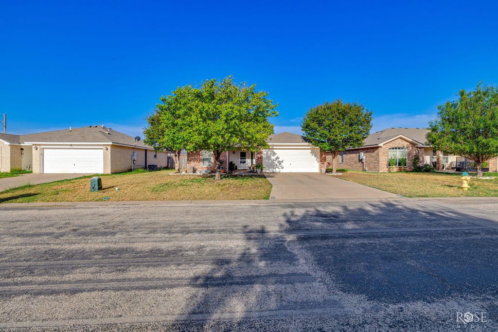 Image 2 of property listing at 1203 Wallace Lane, San Angelo, TX 76905