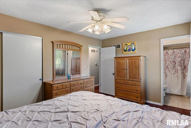 143 SPRINGBROOK Drive, Springfield, IL 62702