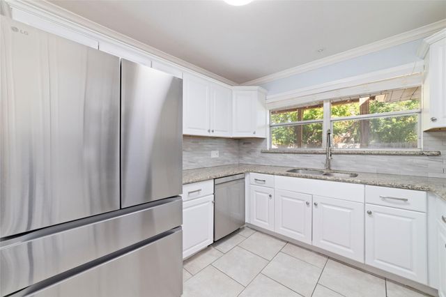 8625 Bob White Drive, Houston, TX 77074