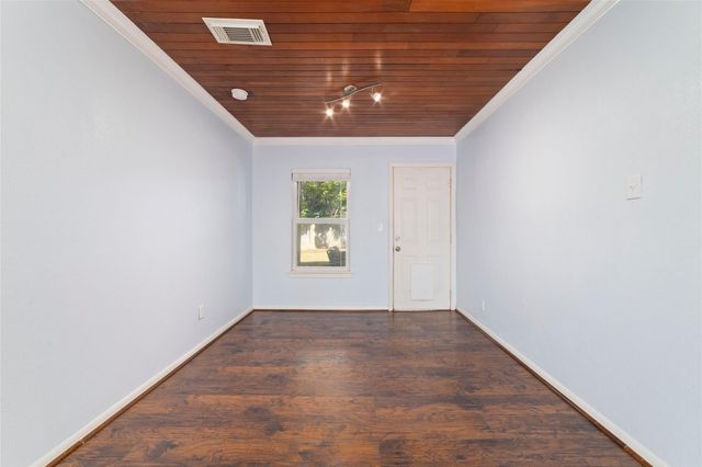 8625 Bob White Drive, Houston, TX 77074