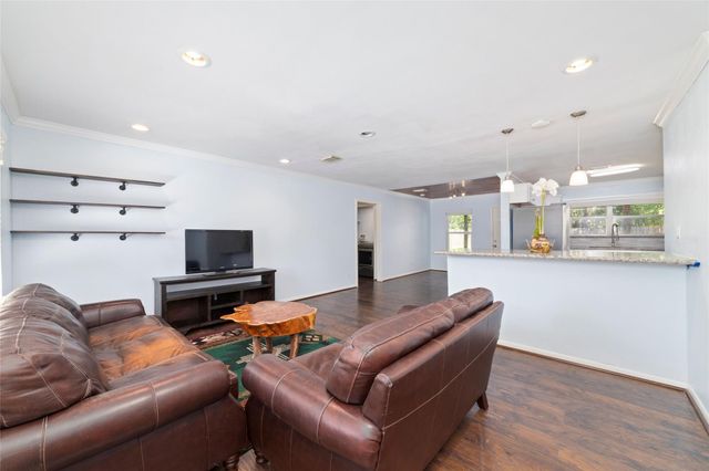 8625 Bob White Drive, Houston, TX 77074