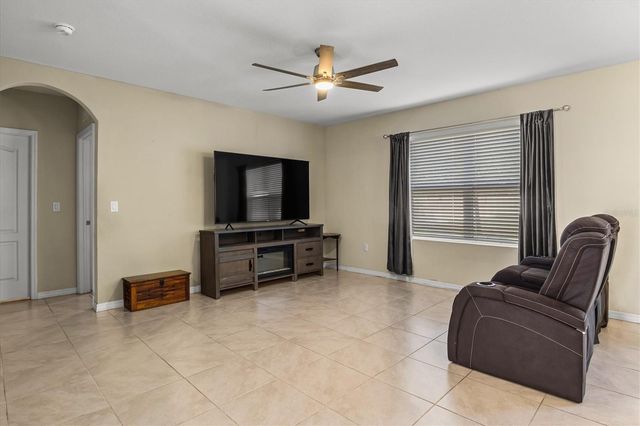 323 HARBOUR WAY, Mulberry, FL 33860