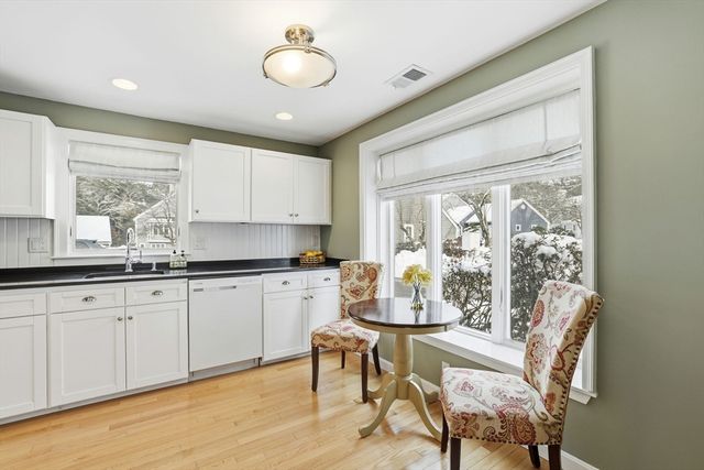 40 Bay Farm Rd 40, Duxbury, MA 02332