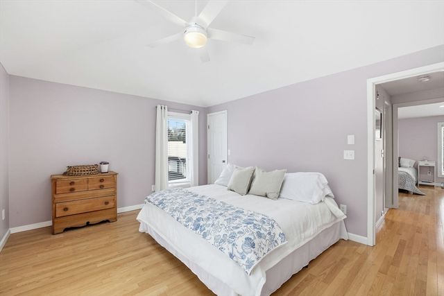 40 Bay Farm Rd 40, Duxbury, MA 02332