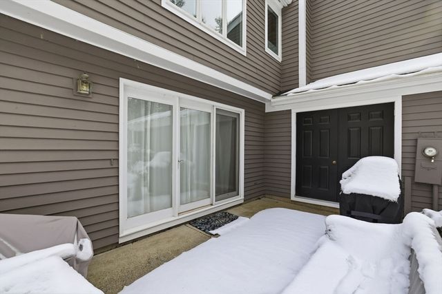 40 Bay Farm Rd 40, Duxbury, MA 02332