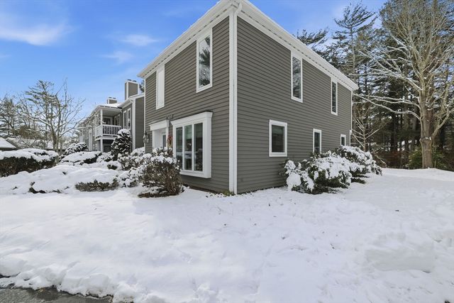 40 Bay Farm Rd 40, Duxbury, MA 02332
