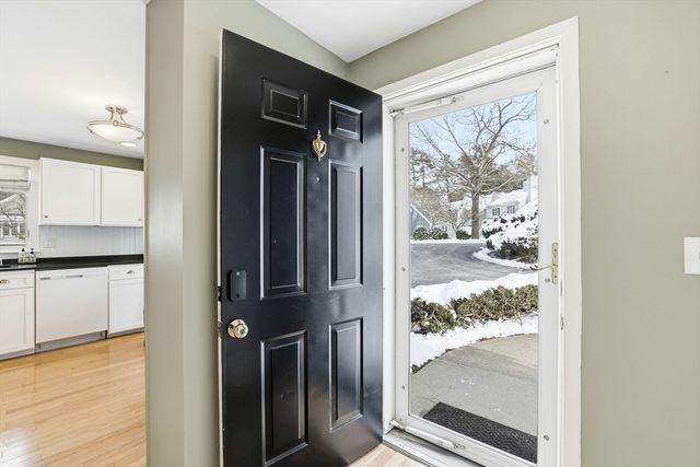 40 Bay Farm Rd 40, Duxbury, MA 02332