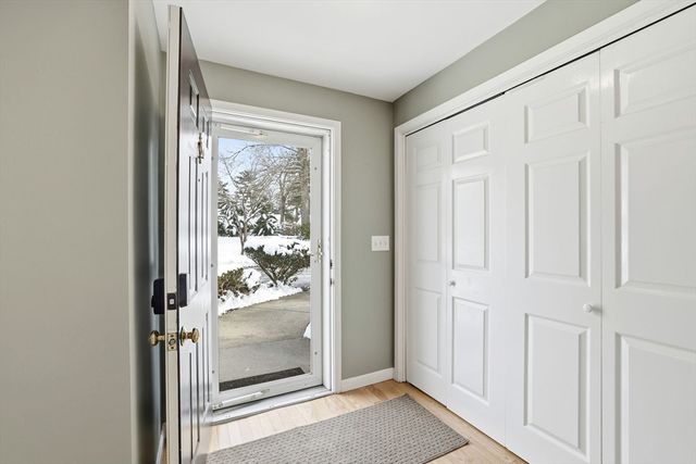 40 Bay Farm Rd 40, Duxbury, MA 02332