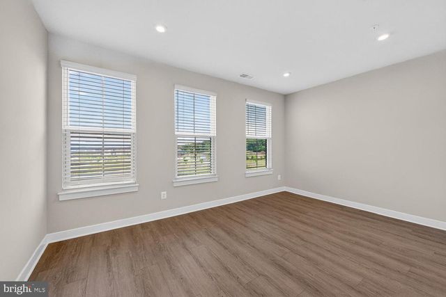 1654 KIRKMAN ST, Dumfries, VA 22026