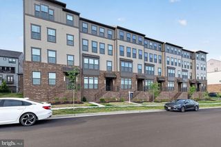1654 KIRKMAN ST, Dumfries, VA 22026