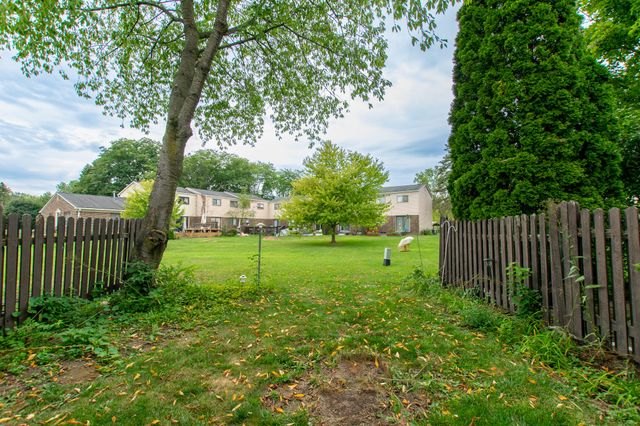 8387 Lakeview Court, Ypsilanti, MI 48198
