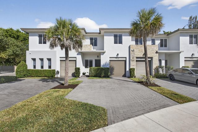 1120 Pioneer Way, Royal Palm Beach, FL 33411