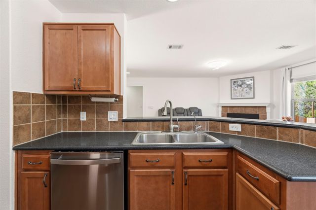 228 Hoot Owl LN N, Leander, TX 78641