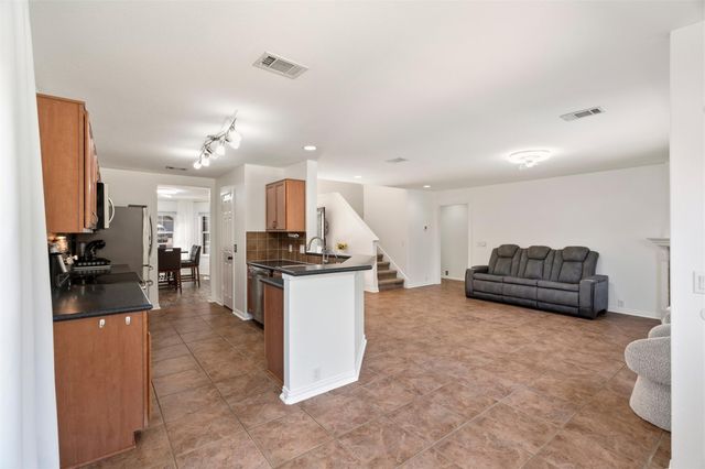 228 Hoot Owl LN N, Leander, TX 78641