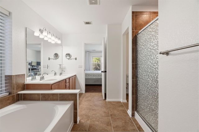 228 Hoot Owl LN N, Leander, TX 78641