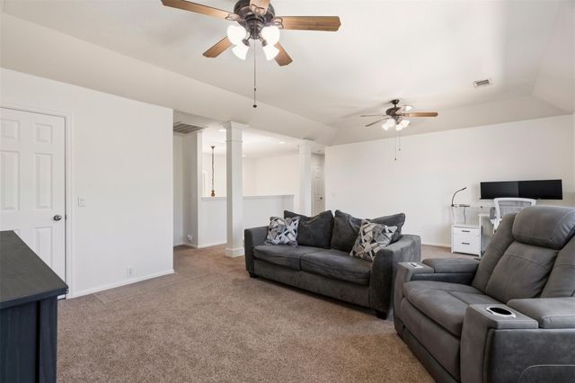 228 Hoot Owl LN N, Leander, TX 78641