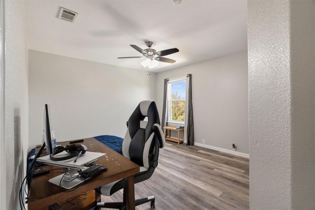 228 Hoot Owl LN N, Leander, TX 78641