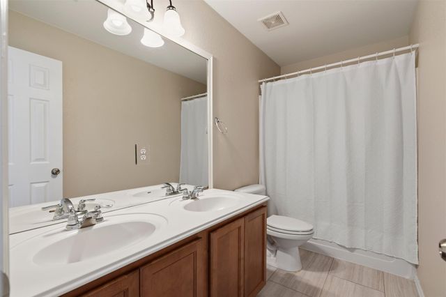 228 Hoot Owl LN N, Leander, TX 78641